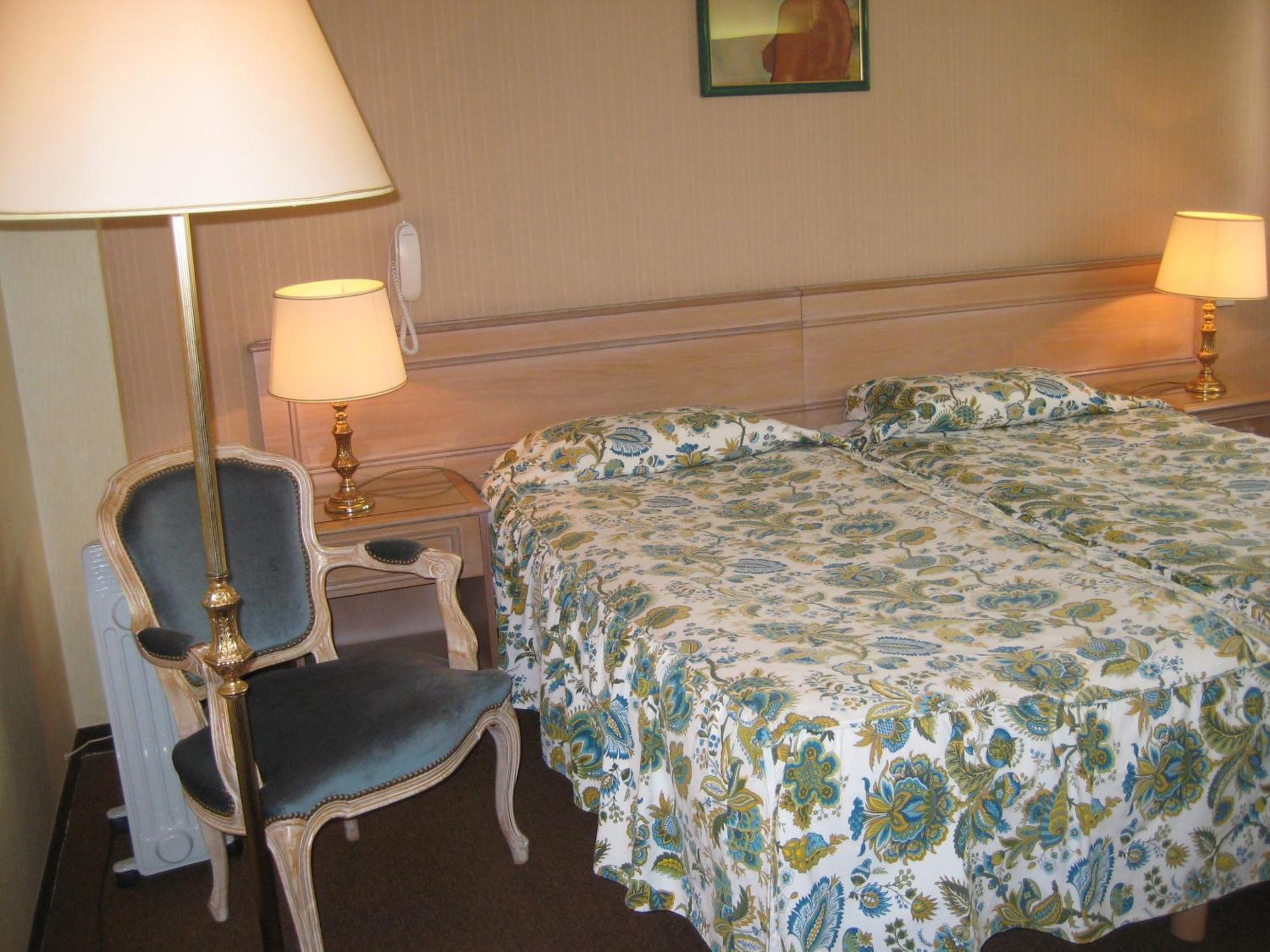 Hotel Bellevue De Tradition Familiale Morcenx Exterior photo