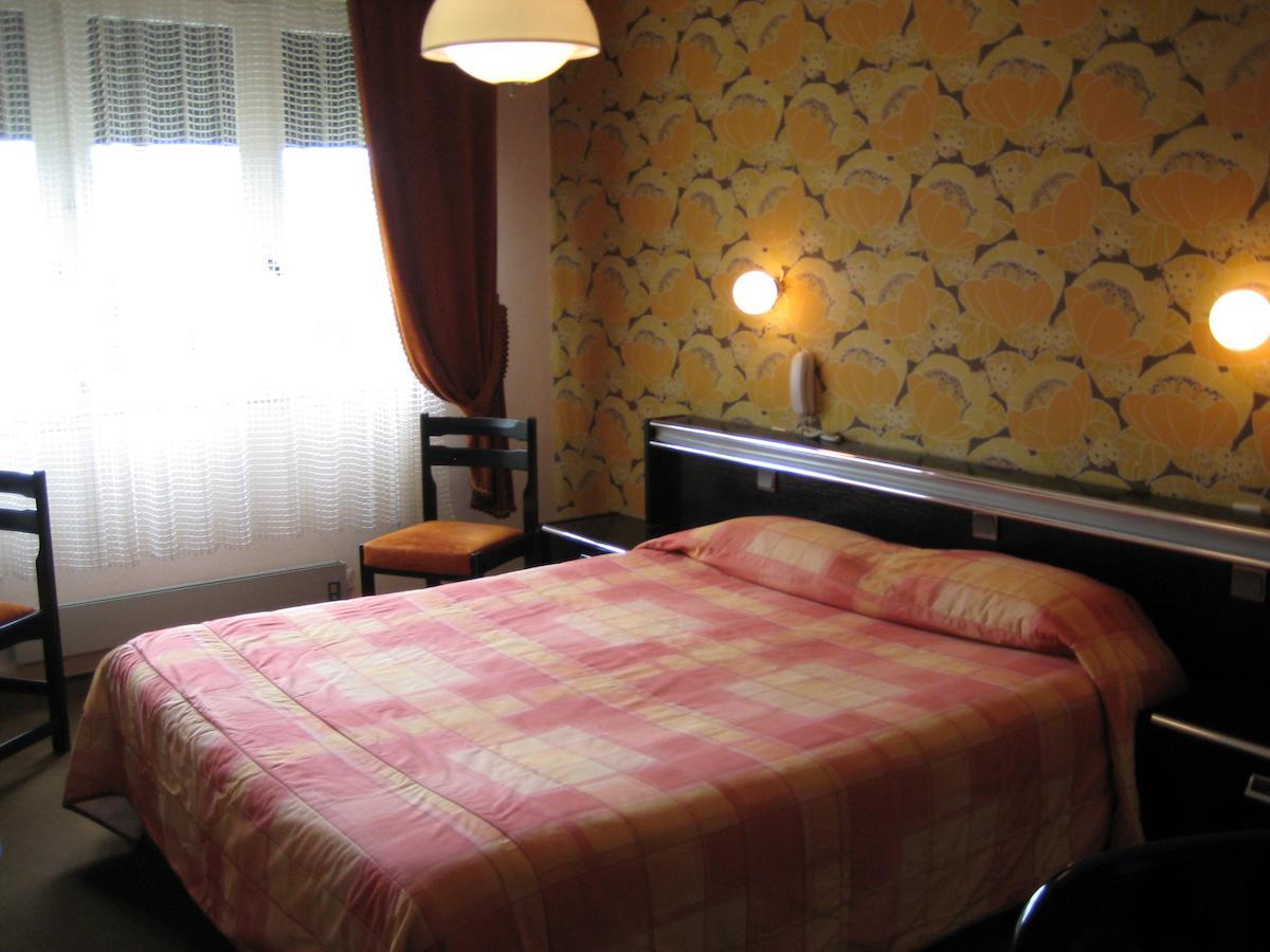 Hotel Bellevue De Tradition Familiale Morcenx Room photo