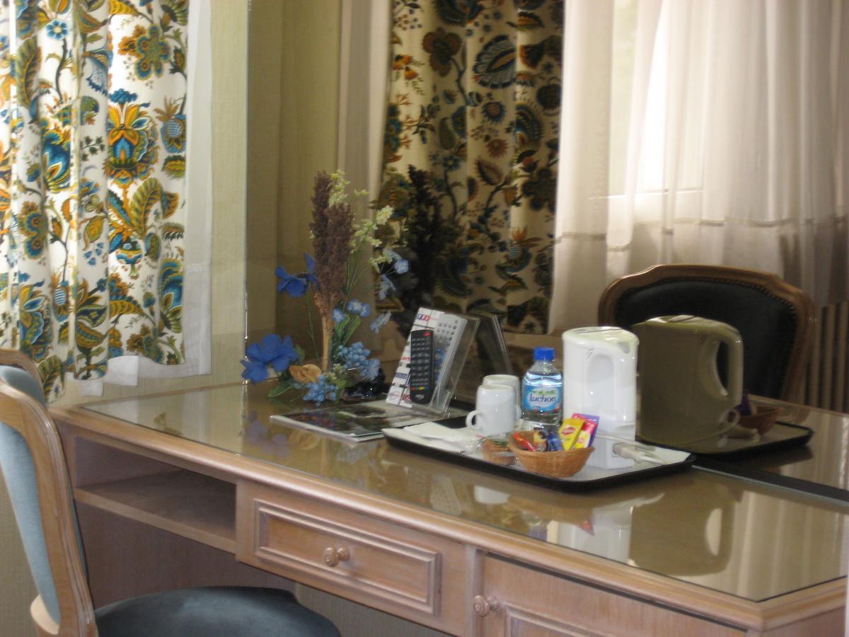 Hotel Bellevue De Tradition Familiale Morcenx Room photo